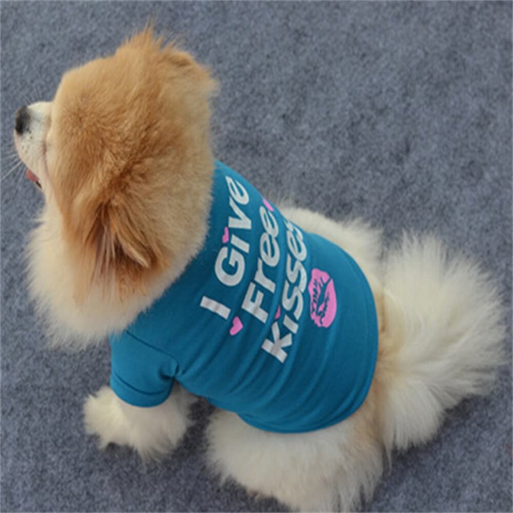 Camiseta para cachorro "I Give Free Kisses" - Roupa divertida e brincalhona para animais de estimação