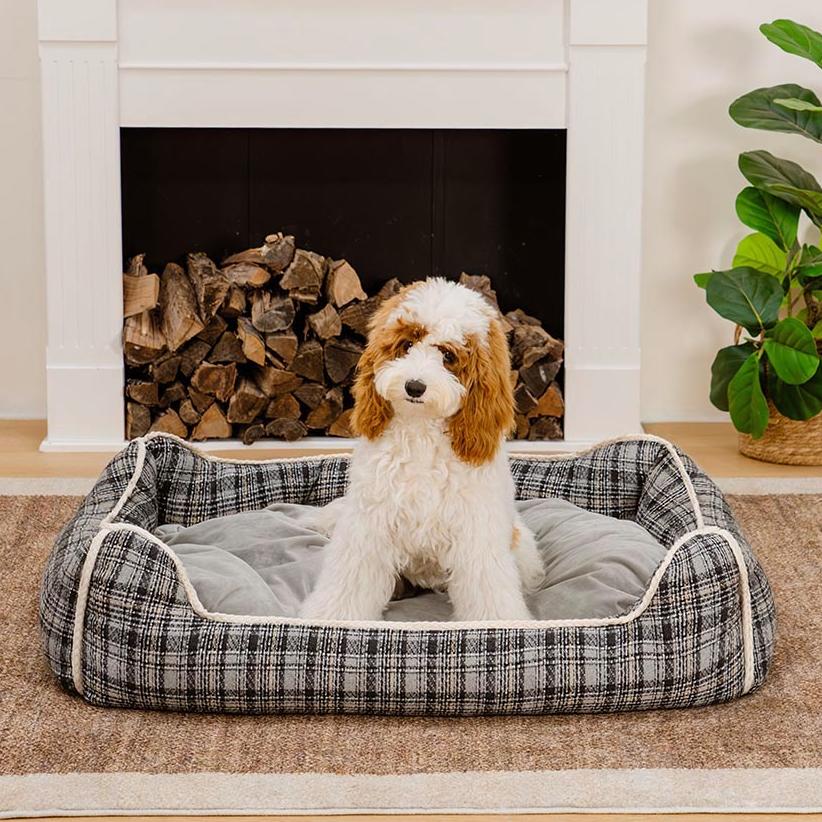 Cama de cachorro clássica retrô xadrez removível com reforço calmante - Nostalgic Retreat