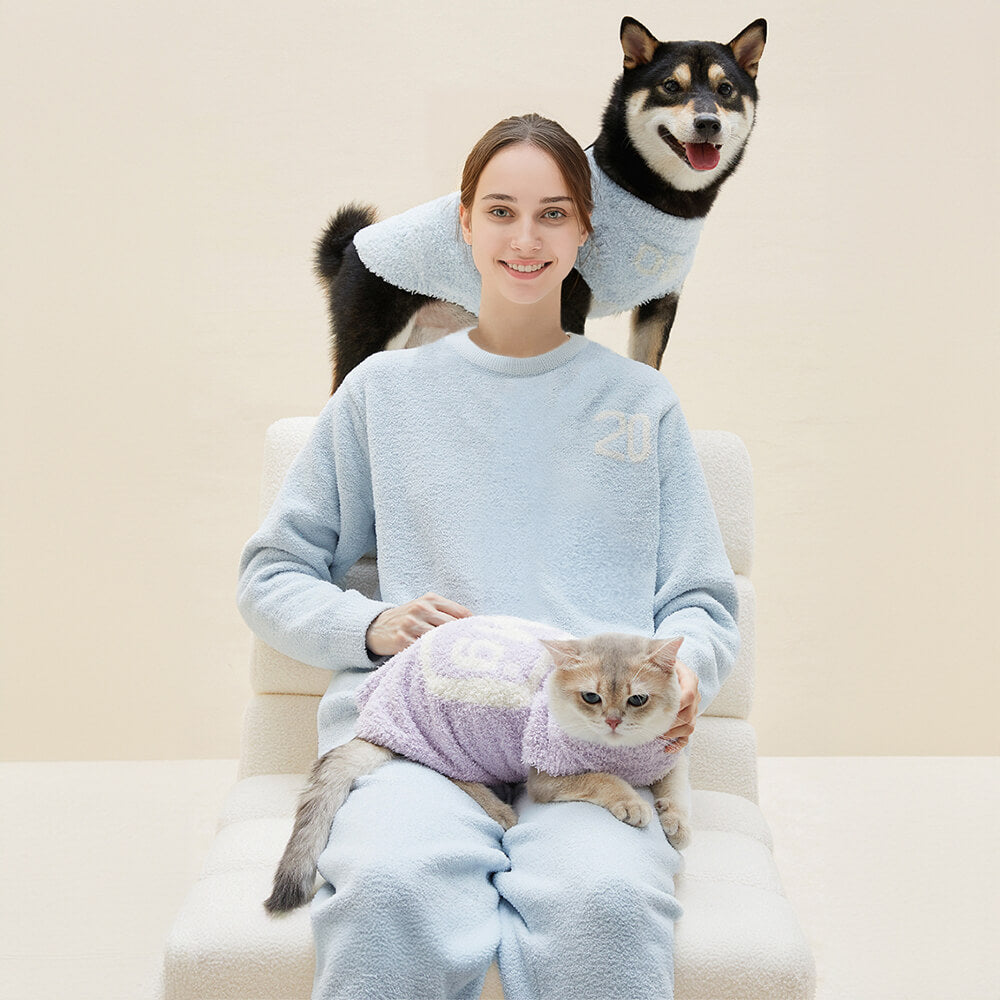 Conjunto de roupa de dormir de pelúcia cacheada e aconchegante para animais de estimação e donos