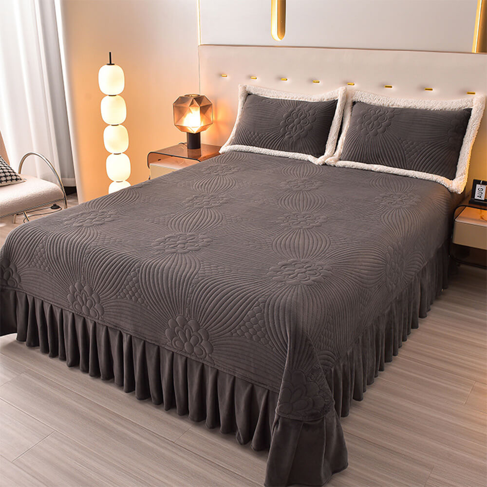 Conjunto de saia de cama de lã de leite espessada e aconchegante com acolchoado floral