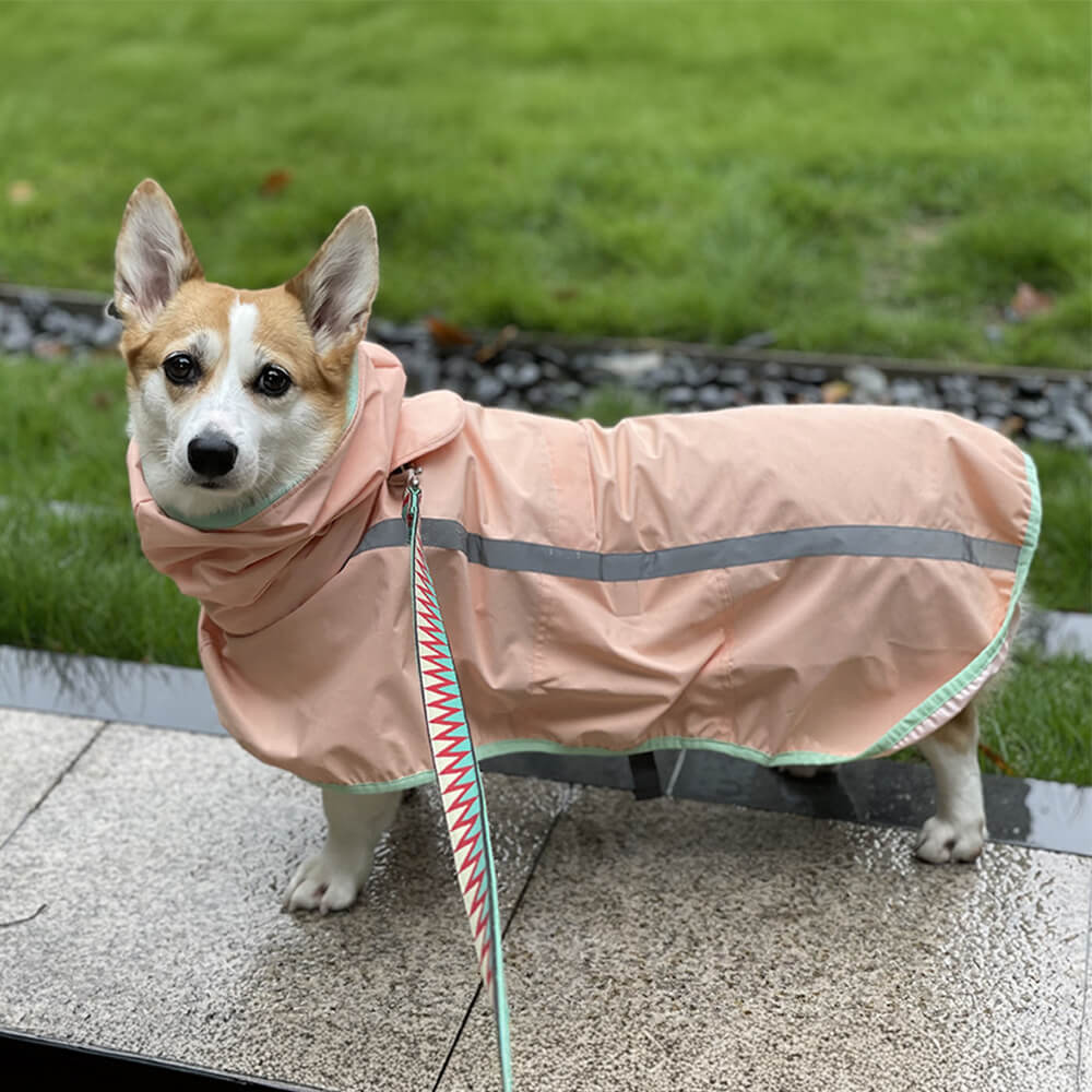 Capa de chuva leve e impermeável para cães ao ar livre com capuz de faixa refletiva