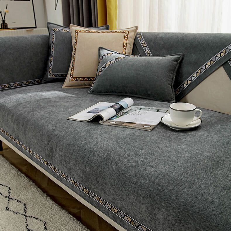 Cobertura Confortável Antiderrapante para Sofá em Chenille de Cor Sólida com Decoração Geométrica