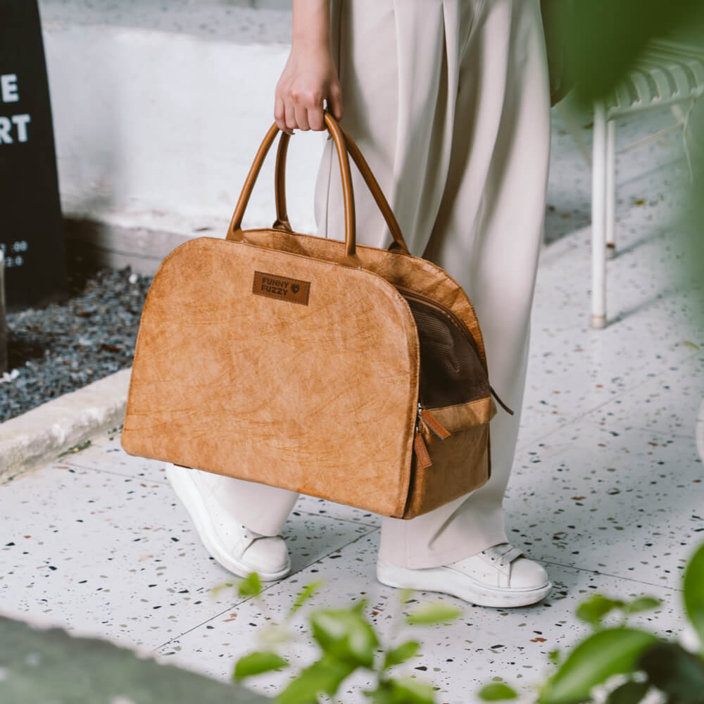 Transportador Multifuncional Ecológico Vogue para Gatos - Roamer da Cidade